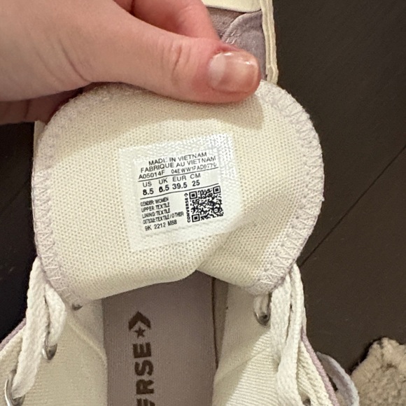 Converse High-Tops in Soft Purple with White Accents - Picture 5 of 6